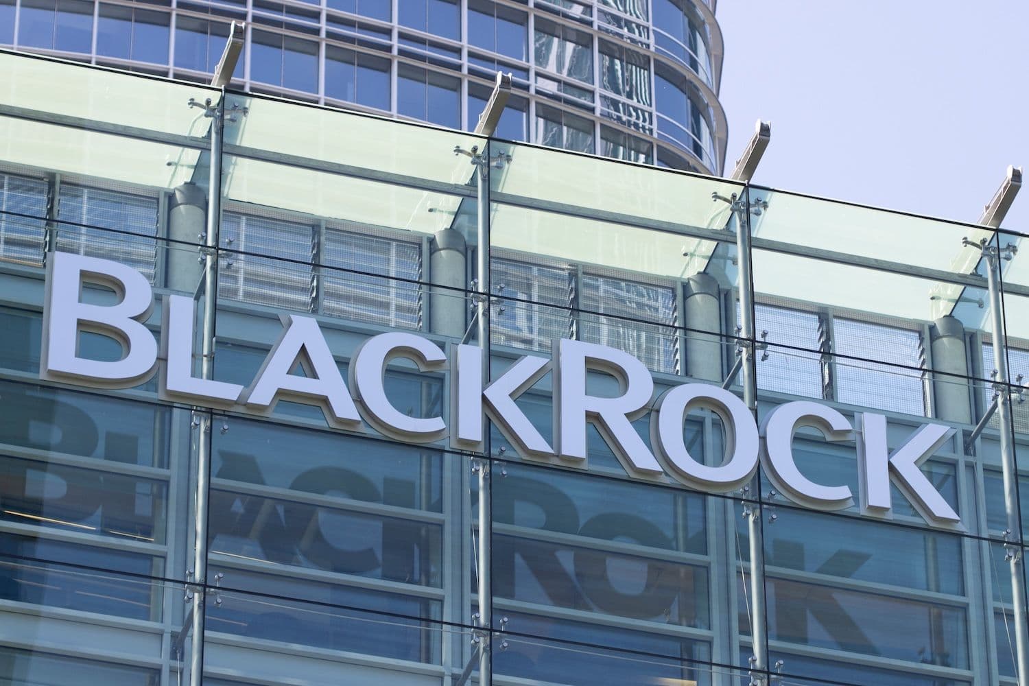 A 39% slide left BlackRock holding $48.8 billion in crypto funds despite $15.1 billion of net inflows over the year. (Image: Shutterstock)