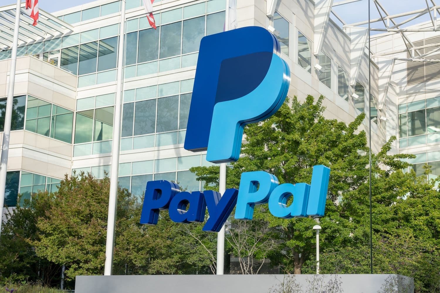 Fintech rivals collide as Stripe and Advent chase PayPal, betting the offer on the future of stablecoin payments. (Image: Shutterstock)