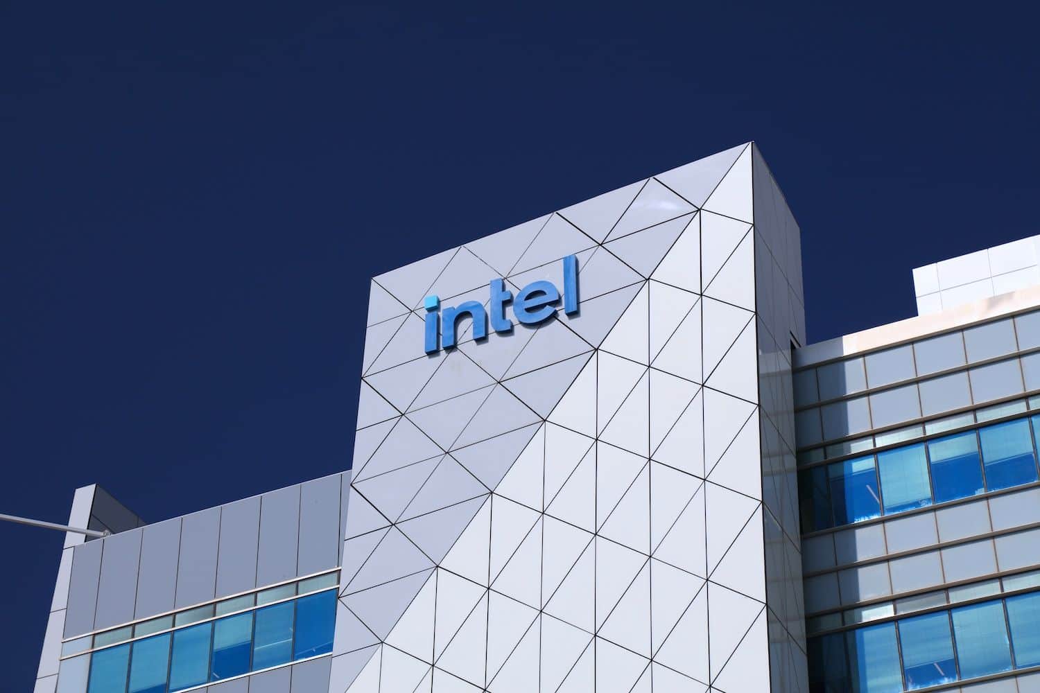 Wall Street bid Intel stock up 8% on reports SK Hynix may make memory chips at the company's Ohio campus. (Image: Shutterstock)