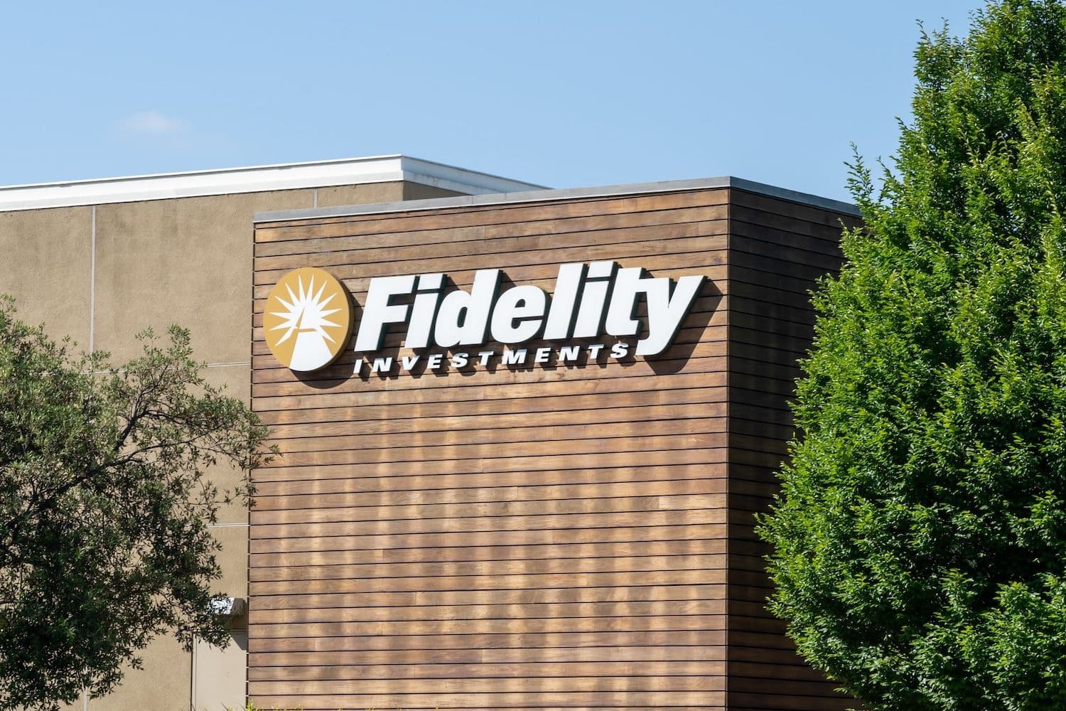 Fidelity bore the brunt of Fed-day redemptions while rival funds kept the group in the black. (Image: Shutterstock)
