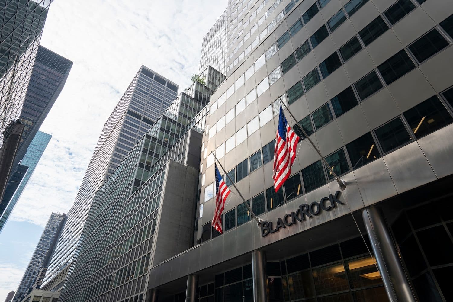 The asset manager filed for two tokenized money-market funds and picked Ethereum as the first chain, leaving XRPL outside one launch. (Image: Shutterstock)