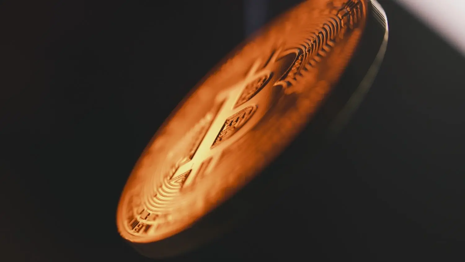 Rising exchange reserves put Bitcoin’s $62,000 support under pressure while U.S. demand stays weak (Image: Shutterstock)