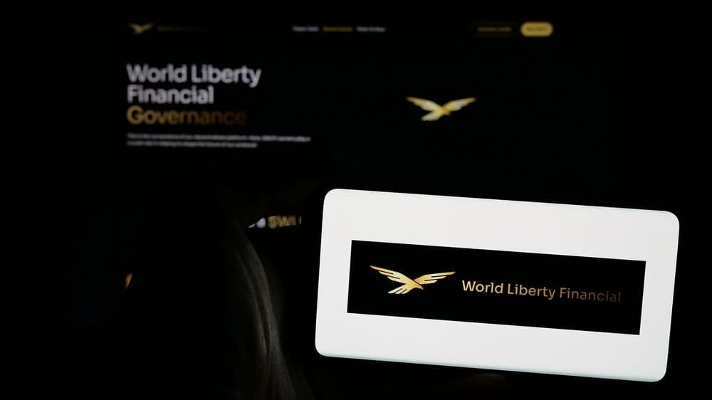 트럼프 연계 USD1 스테이블코인, $2.2B임박, 감사와 앱 출시 예정, WLF 발언