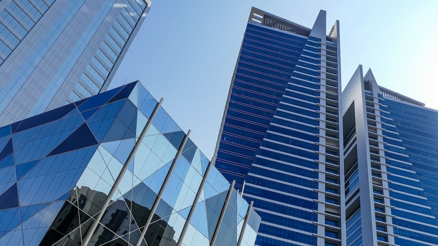 Bitcoin-Wal-Aktivitäten steigen auf 6.311 Transaktionen, während Ethereum-Reserven an Börsen fallen und eine Marktneupositionierung signalisieren