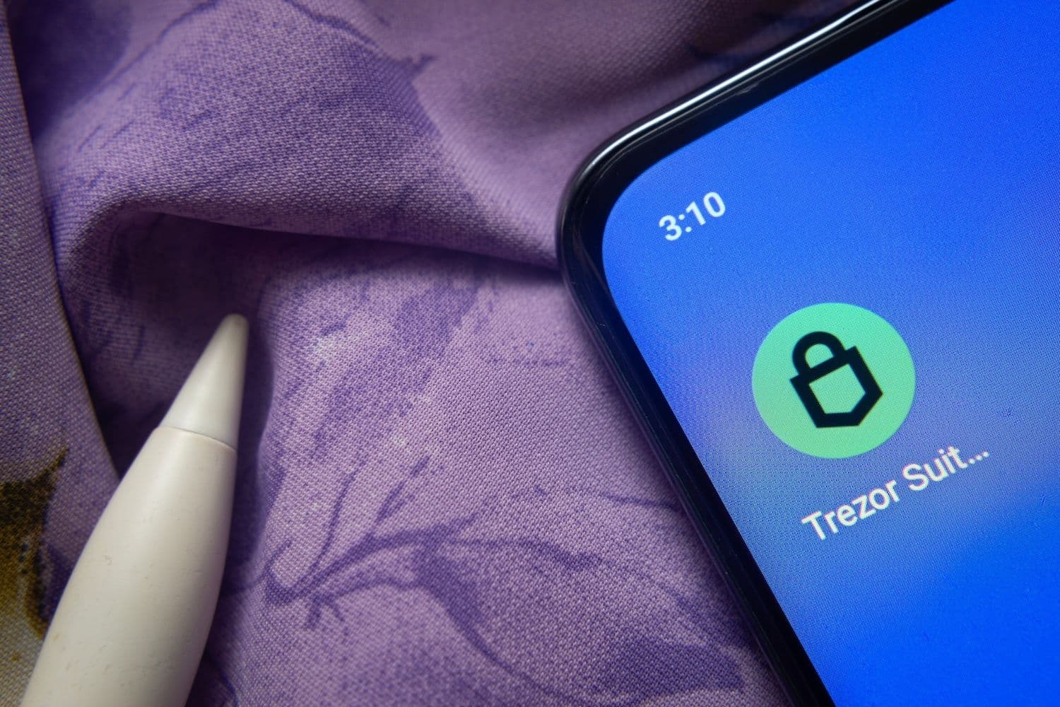 Trezor maintains that Safe 7 funds are secure after a lab-based laser attack revealed a weakness in its TROPIC01 chip. (Image: Shutterstock)