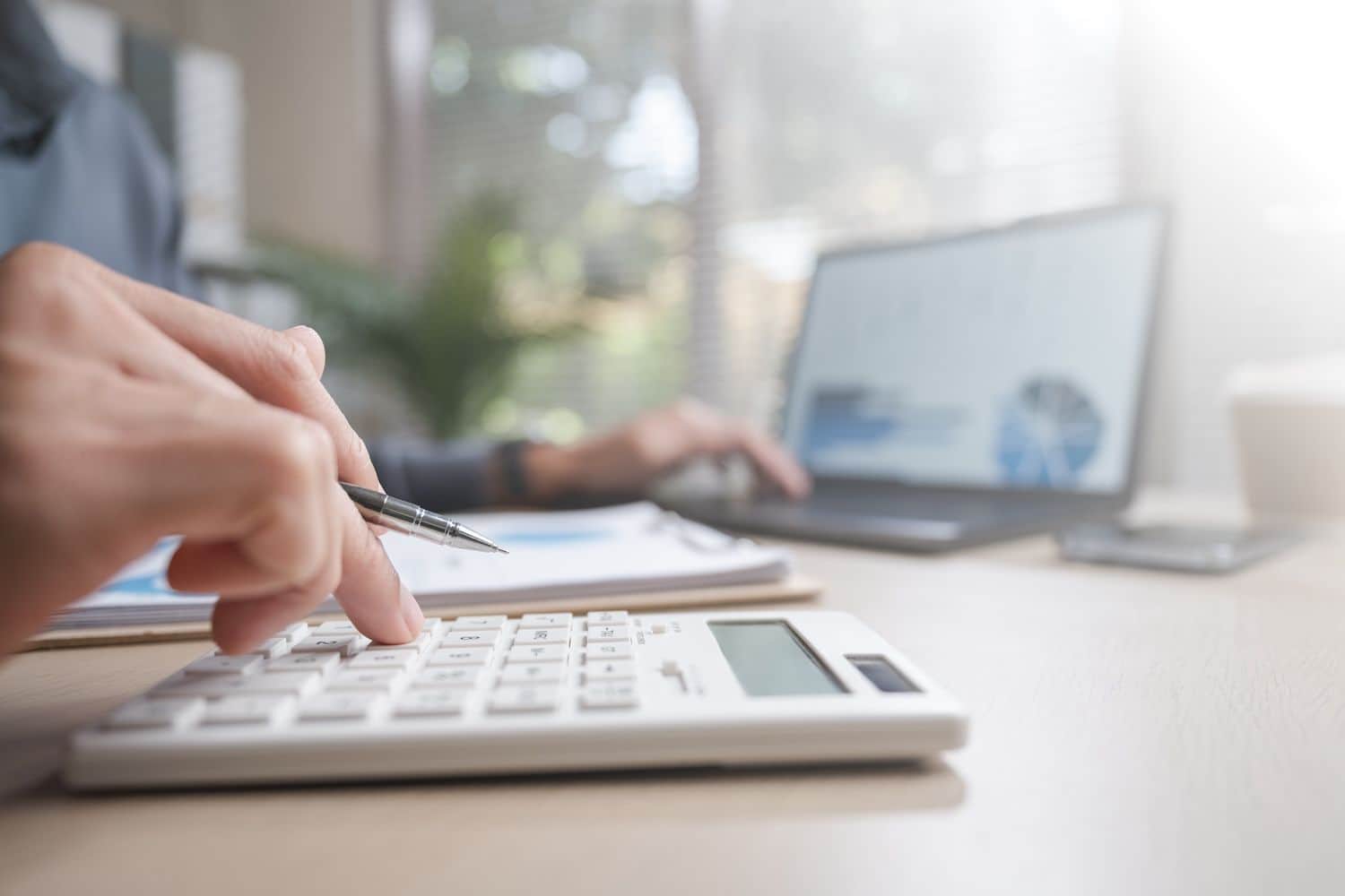 Heavy derivatives selling tests Ethereum’s $2.3K support despite more than $1.5B in spot ETF inflows (Image: Shutterstock)