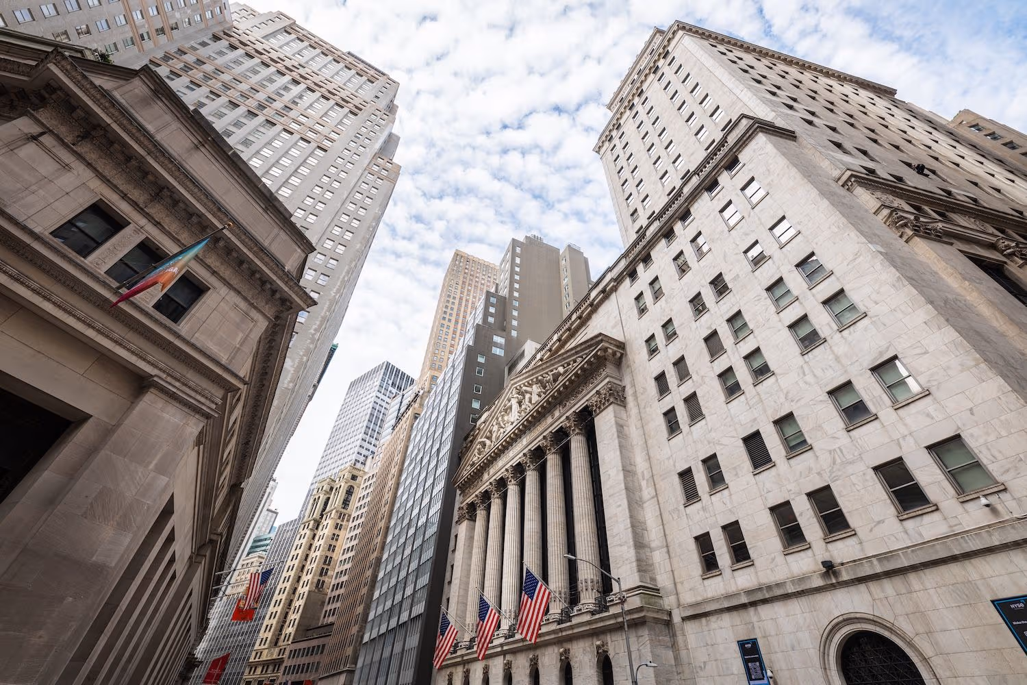 لماذا تحتاج البنوك إلى قانون CLARITY أكثر مما تحتاجه العملات المشفرة