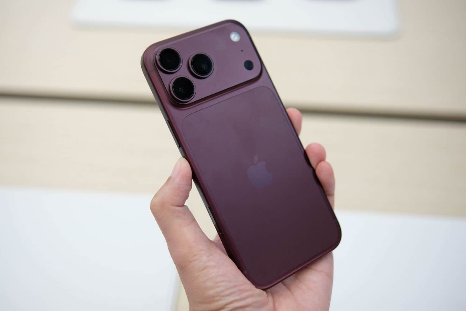 Apple has not explained why some iPhone 18 Pro Max phones on AT&T lose cellular service and must be replaced (Image: Shutterstock)