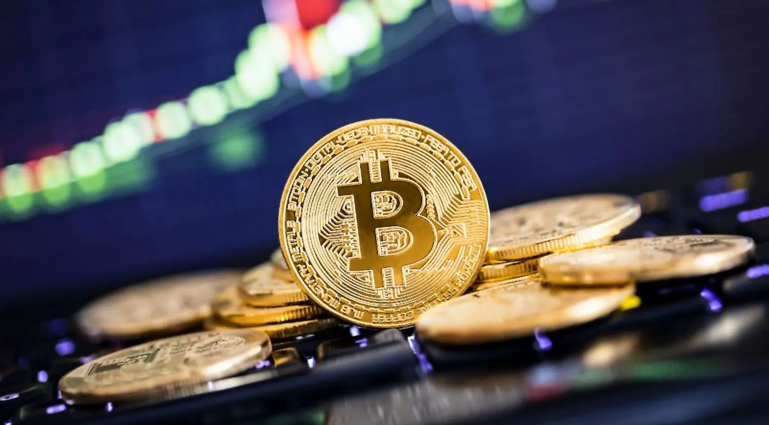 Eight capitulation signals leave Bitcoin near a possible cycle low without confirming a bottom (Image: Shutterstock)